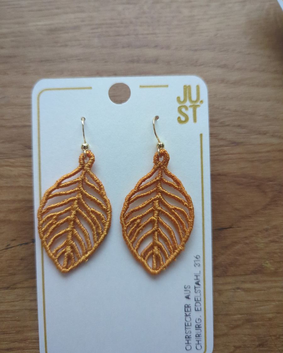 Boho-Blatt-Ohrringe in Gold-Orange